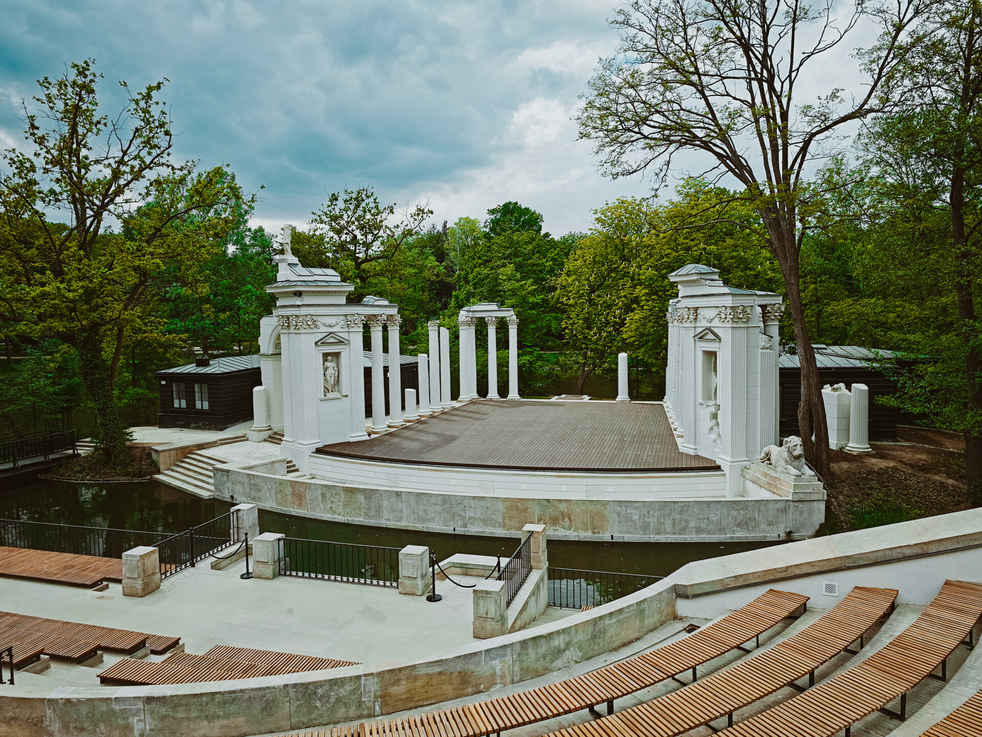 Teatr na Wyspie. Łazienki Kr&oacute;lewskie, Warszawa, maj 2026 r.