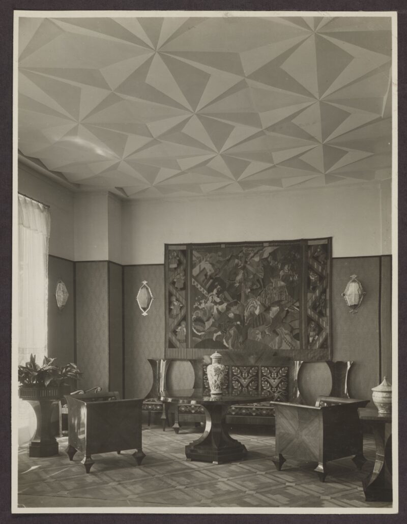 wedewedwdwede Salon, proj. Wojciecha Jastrzębowskiego. Pawilon Polski, Międzynarodowa Wystawa Sztuki Dekoracyjnej i Przemysłu Współczesnego w Paryżu, 1925 r.