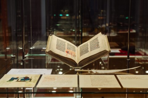 Kopia księgi prawa magdeburskiego oraz Kodeksu Matyldy (Ordo Romanus). „Wystawa Re: Średniowiecze. 1000 lat 1000 wersji„