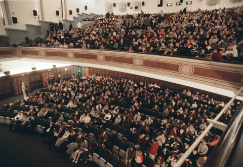 Kino Neptun, projekcja filmu produkcji krajowej pt. &bdquo;Licencja na zaliczanie&rdquo;. Gdańsk, marzec 2001 r.