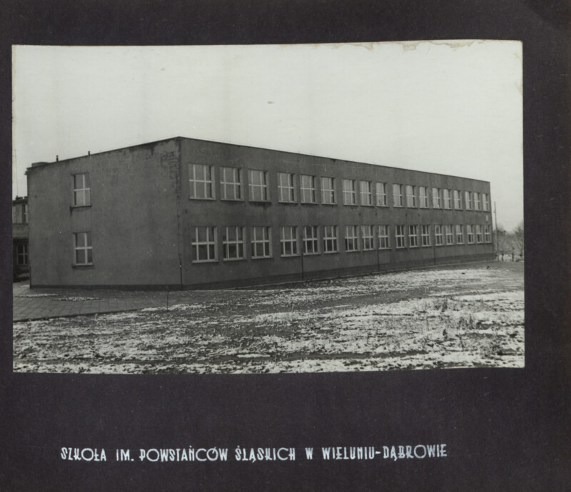 Tysiąc płaskich pomnik&oacute;w