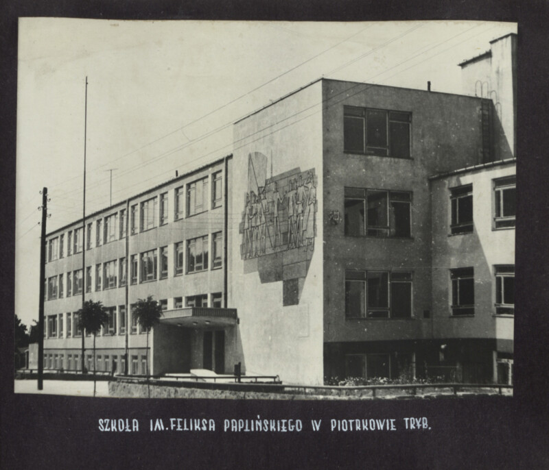 Tysiąc płaskich pomnik&oacute;w