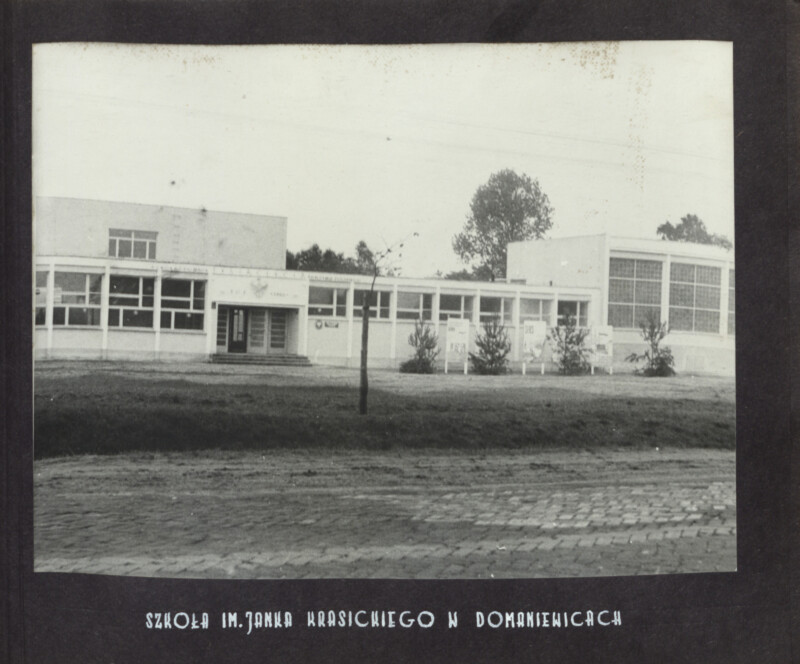 Tysiąc płaskich pomnik&oacute;w