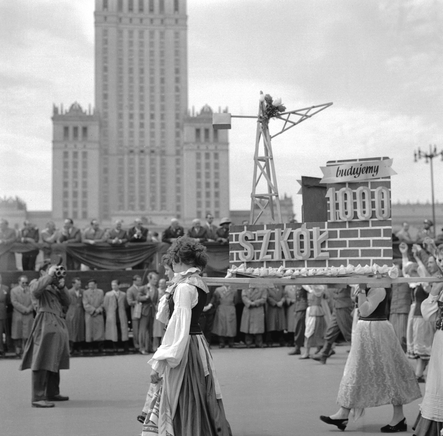 Tysiąc płaskich pomnik&oacute;w