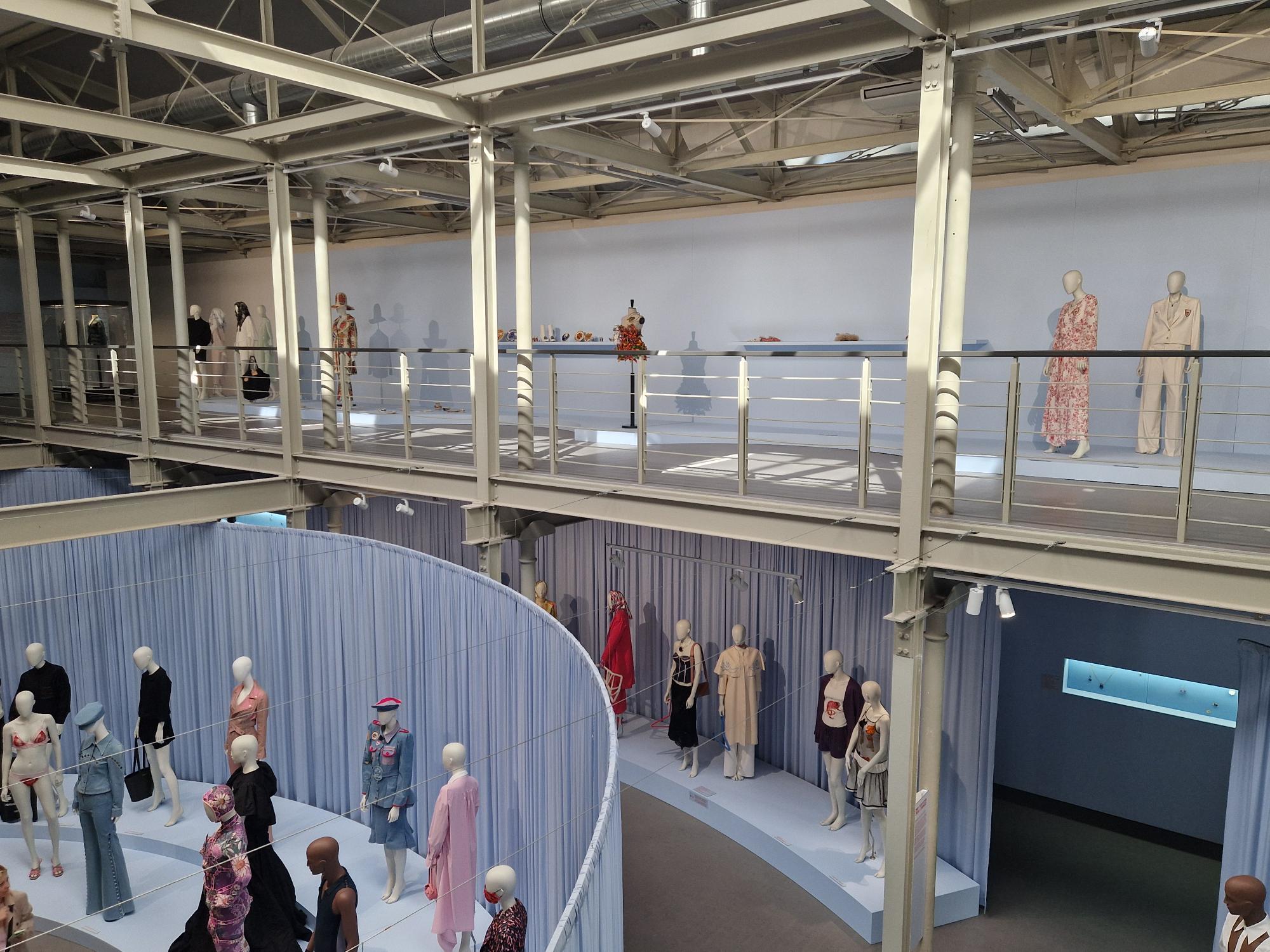 Moda wkracza do muzeów
