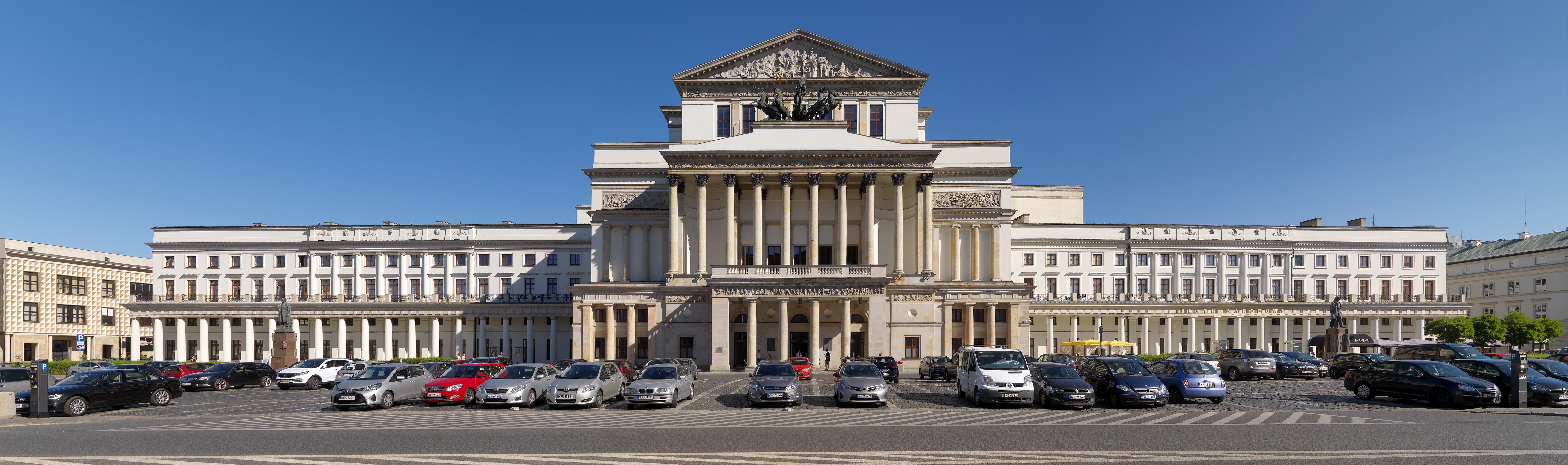 Detale: mała rzecz, a uczy. Teatr mój widzę ogromny…