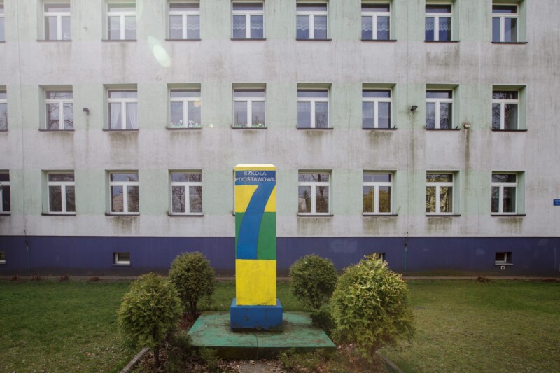 Tysiąc płaskich pomnik&oacute;w