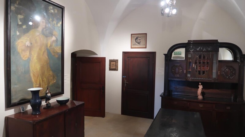 Salon Axentowicza &ndash; wystawa &bdquo;Axentowicz. Dziedzictwo artysty&rdquo; w Kasztelu w Szymbarku, Oddziale Muzeum &ndash; Dwory Karwacjan&oacute;w i Gładysz&oacute;w w Gorlicach