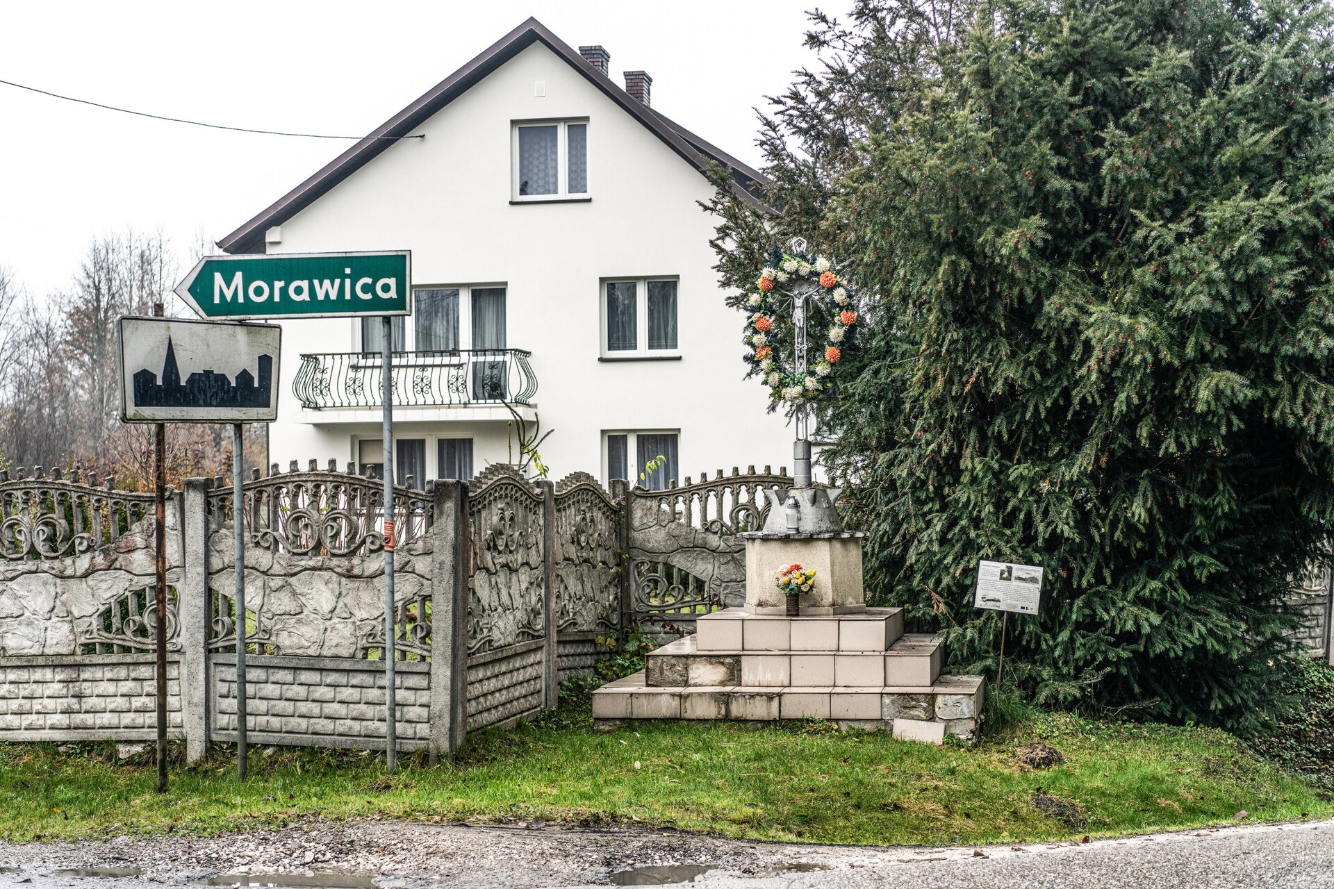 Krzyż Pancerny w Łabędziowie, listopad 2025 r.