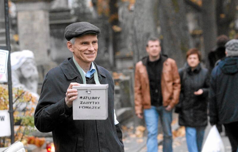 POW5-KA Kwesta na Starych Powązkach, Marcin Święcicki. Warszawa, 2011 r.